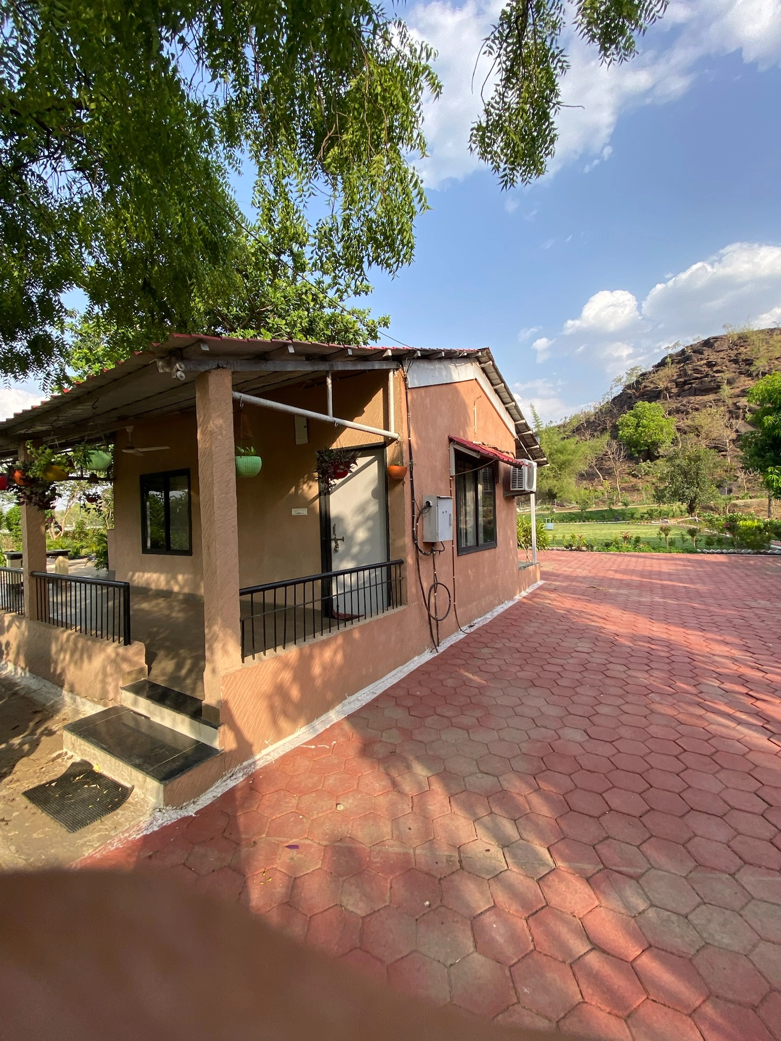 Modern Resort - Image 13 of 108